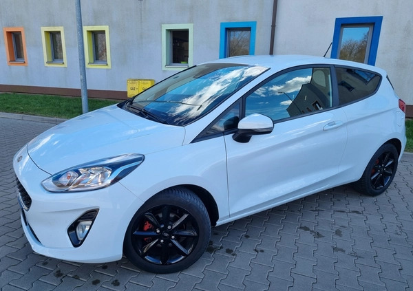 Ford Fiesta cena 36900 przebieg: 61500, rok produkcji 2018 z Brzostek małe 667